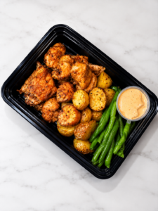 Honey Garlic Chicken with Roast Potatoes & Green Beans 390G